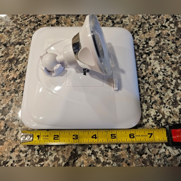 KEDSUM light up magnified suction cup mount makeup mirror - Picture 5 of 10